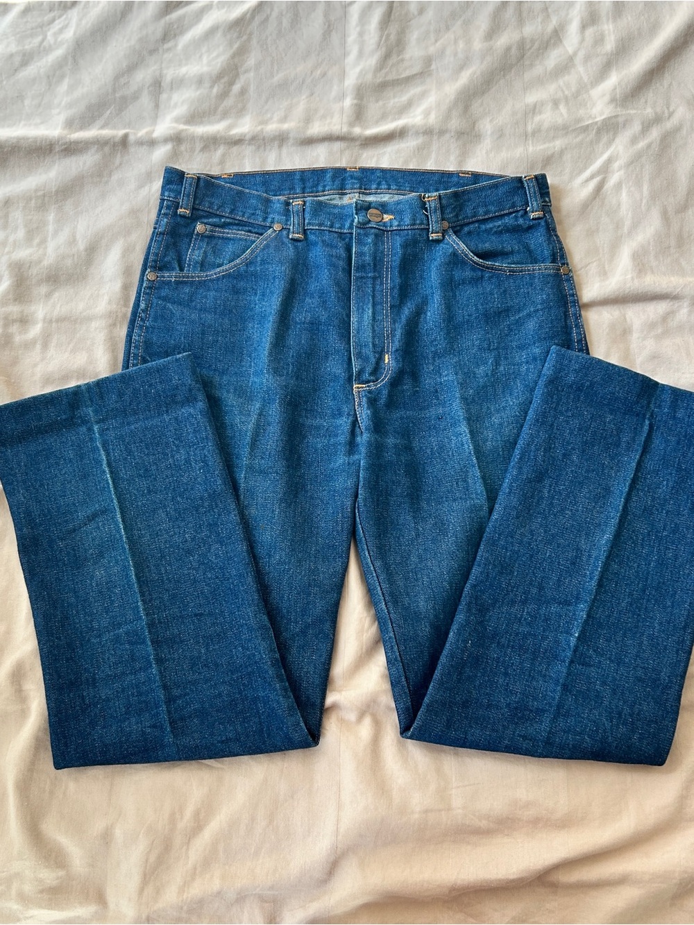Vintage Made in Canada Wrangler Men's Indigo Straight Leg Jeans